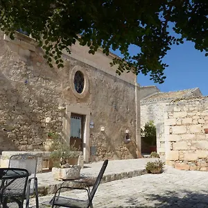 casina-di-grotta-di-ferro.sicilyhotelsitaly.net/